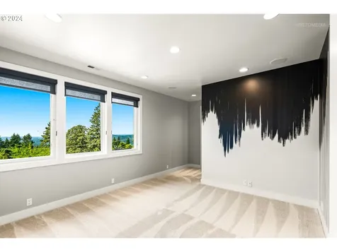 17575 Crestline Drive Lake Oswego OR 97034