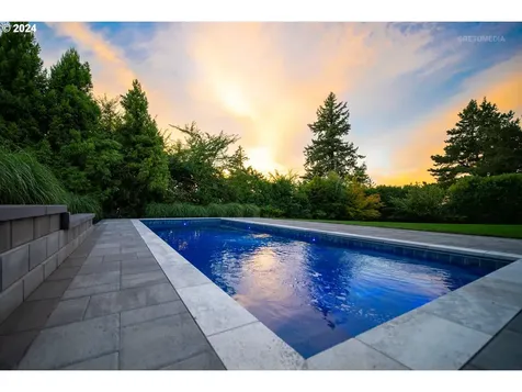 17575 Crestline Drive Lake Oswego OR 97034