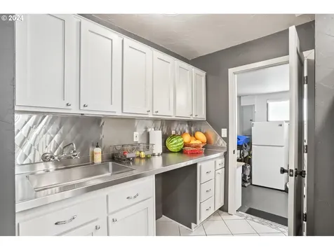 9220 SW Washington Drive Portland OR 97223