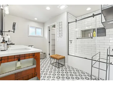 9220 SW Washington Drive Portland OR 97223