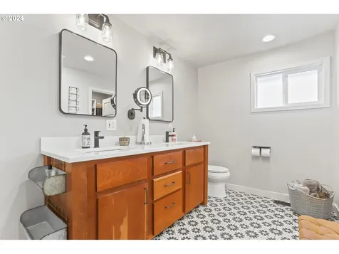 9220 SW Washington Drive Portland OR 97223
