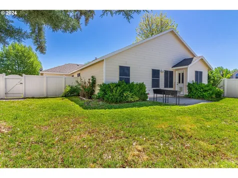 105 Ne 11th Street Hermiston OR 97838