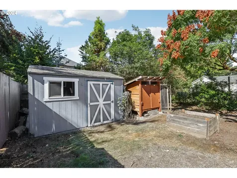 6329 SE 71st Avenue Portland OR 97206