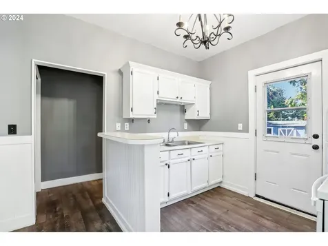 6329 SE 71st Avenue Portland OR 97206