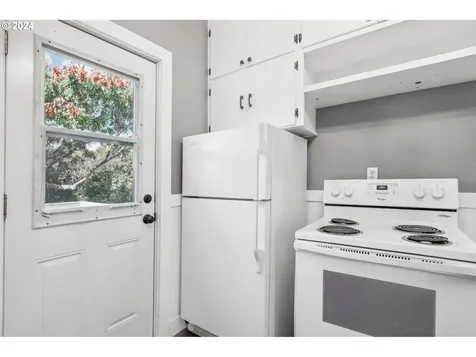 6329 SE 71st Avenue Portland OR 97206