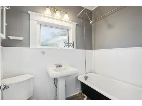 6329 SE 71st Avenue Portland OR 97206
