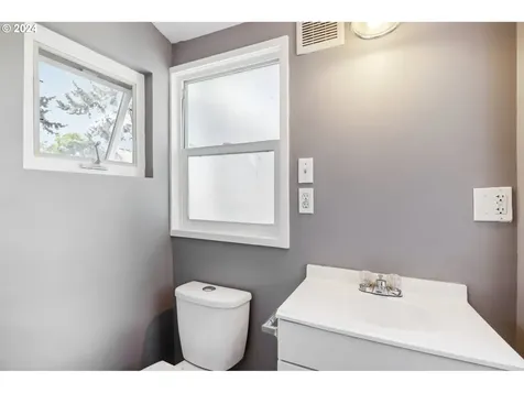 6329 SE 71st Avenue Portland OR 97206