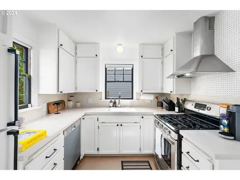 5634 NE 35th Avenue Portland OR 97211