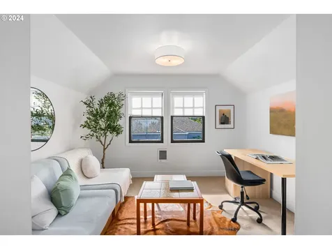 5634 NE 35th Avenue Portland OR 97211