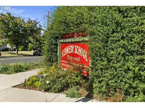 5634 NE 35th Avenue Portland OR 97211