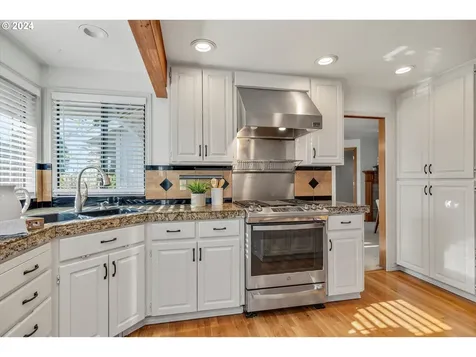 1230 NE 54th Avenue Hillsboro OR 97124