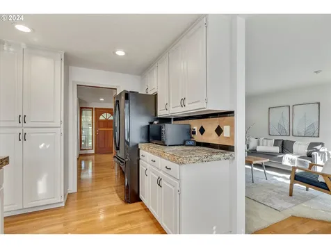 1230 NE 54th Avenue Hillsboro OR 97124