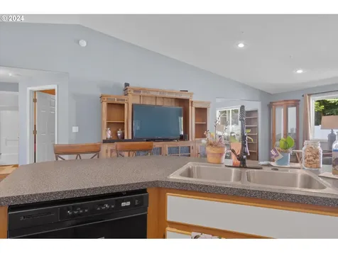 2507 Redwood Avenue Longview WA 98632
