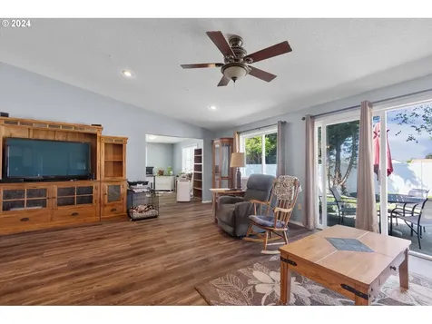 2507 Redwood Avenue Longview WA 98632