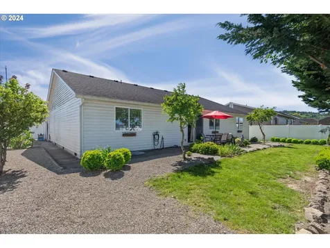 2507 Redwood Avenue Longview WA 98632