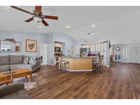 2507 Redwood Avenue Longview WA 98632