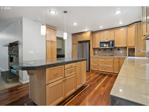 11006 SW 60th Avenue Portland OR 97219