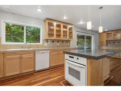 11006 SW 60th Avenue Portland OR 97219