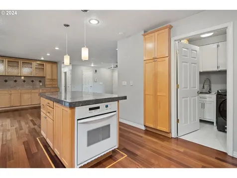 11006 SW 60th Avenue Portland OR 97219