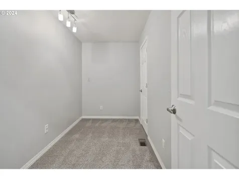 11006 SW 60th Avenue Portland OR 97219