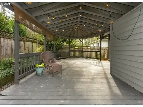 11006 SW 60th Avenue Portland OR 97219