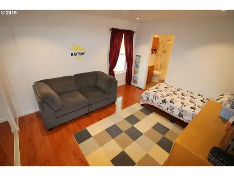 11604 SW 35th Avenue Portland OR 97219