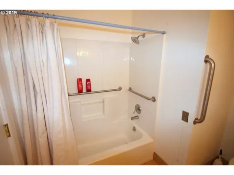 11604 SW 35th Avenue Portland OR 97219