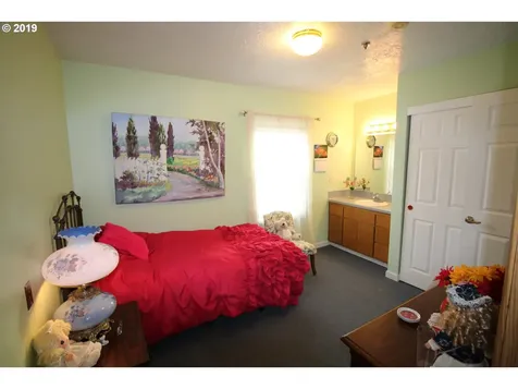 11604 SW 35th Avenue Portland OR 97219
