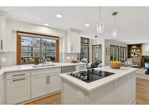 4445 NW Kahneeta Drive Portland OR 97229