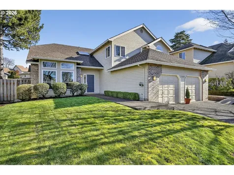 4445 NW Kahneeta Drive Portland OR 97229