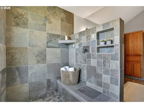 4445 NW Kahneeta Drive Portland OR 97229