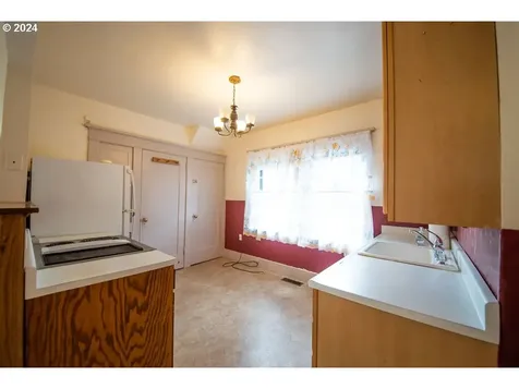 634 Mcclure Avenue Astoria OR 97103
