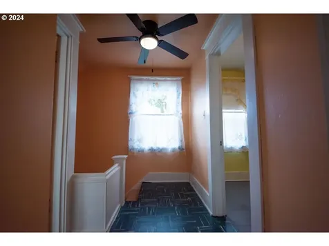 634 Mcclure Avenue Astoria OR 97103