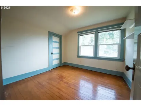 634 Mcclure Avenue Astoria OR 97103