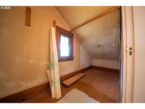 634 Mcclure Avenue Astoria OR 97103