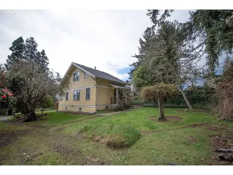 634 Mcclure Avenue Astoria OR 97103