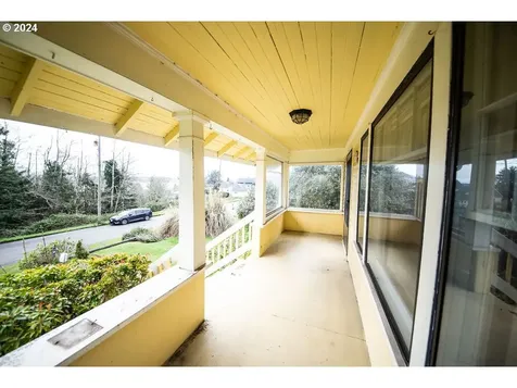 634 Mcclure Avenue Astoria OR 97103
