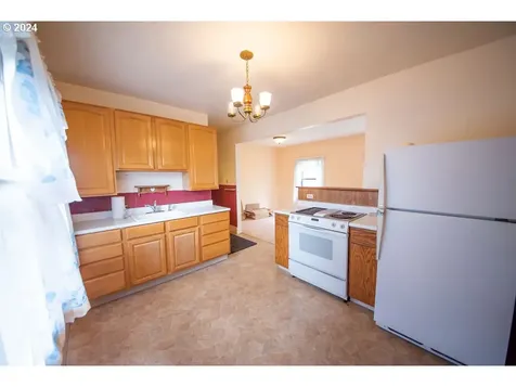 634 Mcclure Avenue Astoria OR 97103