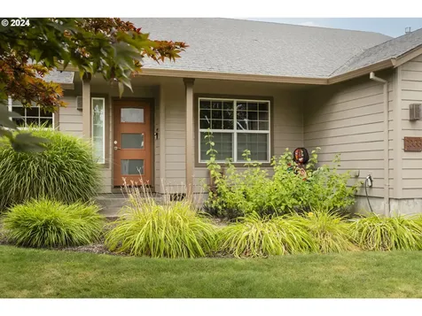 2835 Roanoke Street Woodburn OR 97071