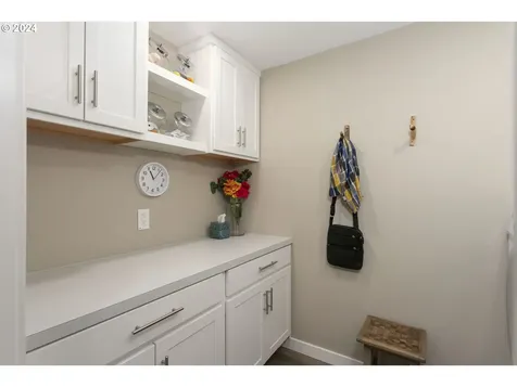 2835 Roanoke Street Woodburn OR 97071