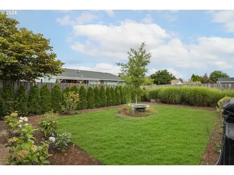 2835 Roanoke Street Woodburn OR 97071
