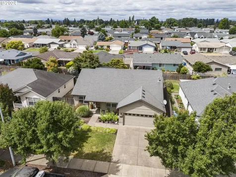 2835 Roanoke Street Woodburn OR 97071