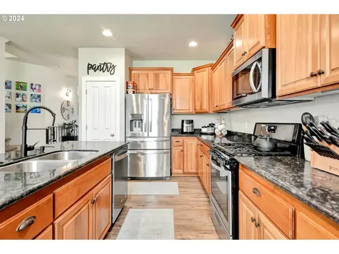 2301 W 12th Avenue Junction City OR 97448