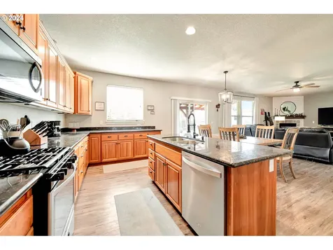 2301 W 12th Avenue Junction City OR 97448