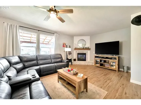 2301 W 12th Avenue Junction City OR 97448