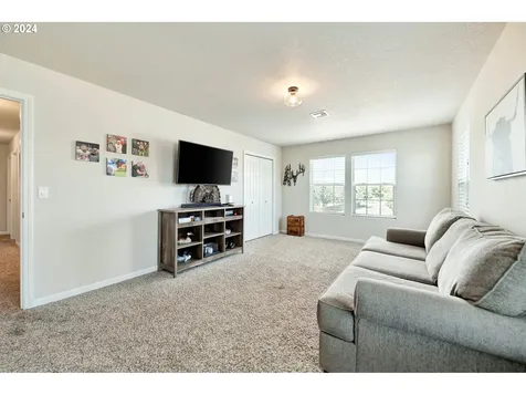 2301 W 12th Avenue Junction City OR 97448