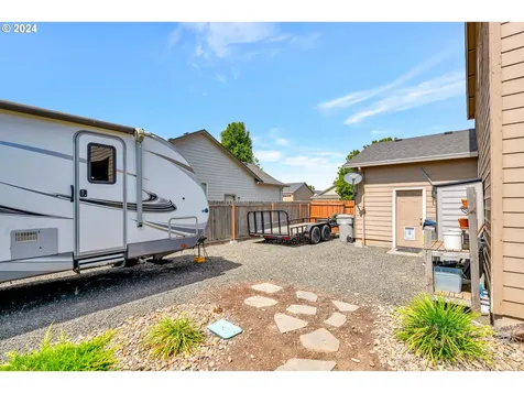 2301 W 12th Avenue Junction City OR 97448
