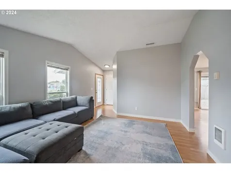704 Ne 160th Avenue Vancouver WA 98684