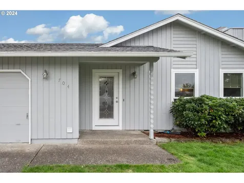 704 Ne 160th Avenue Vancouver WA 98684