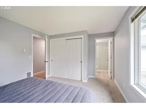 704 Ne 160th Avenue Vancouver WA 98684